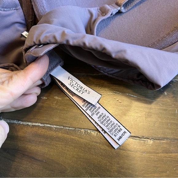 Victoria's Secret T-Shirt Push Up Full Coverage Bra Wired 34B - Picture 4 of 4